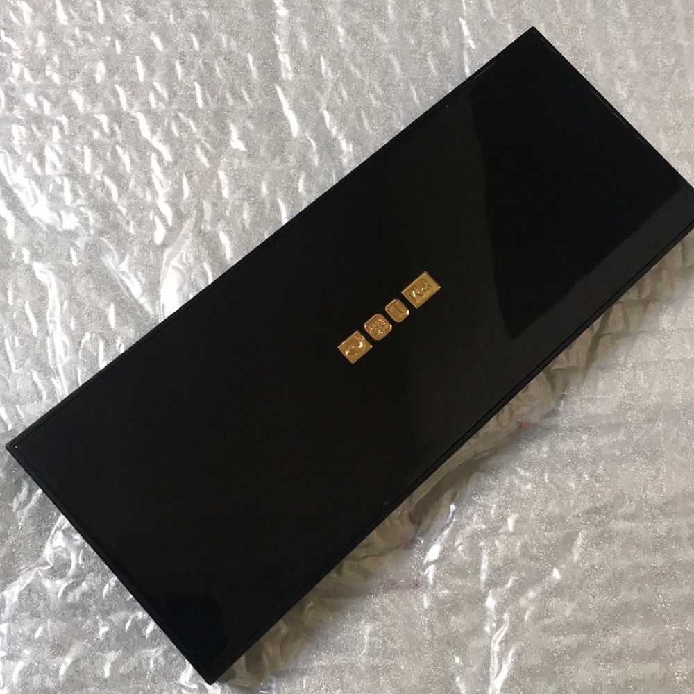 PAT MCGRATH EYESHADOW PALETTE